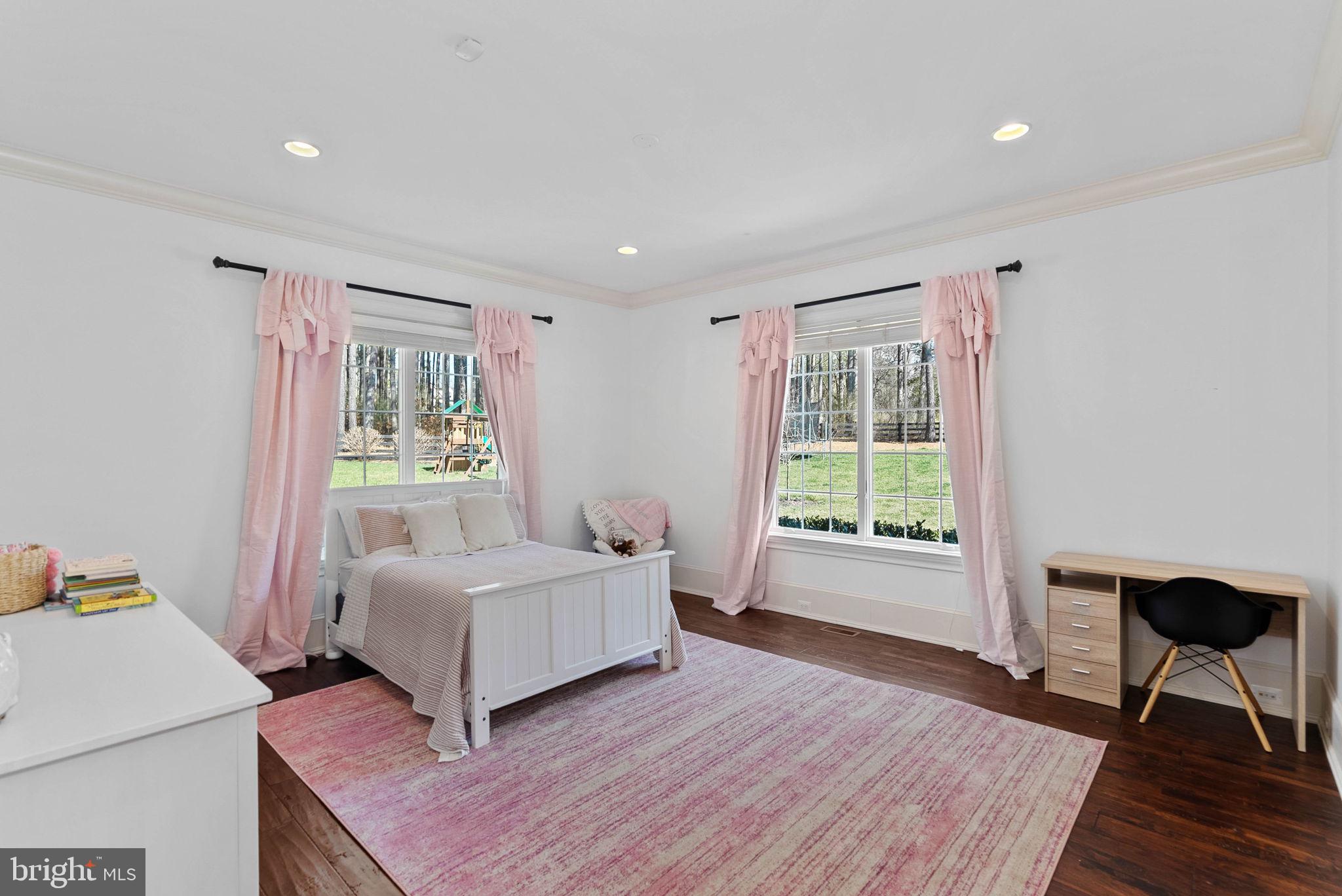 CREIGHTON FARMS - Residential