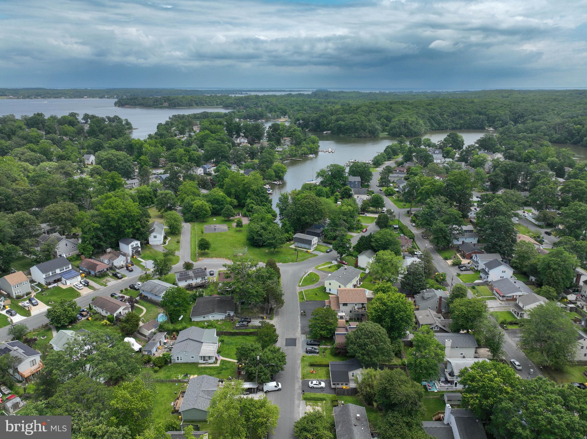 WOODLAND BEACH - Residential