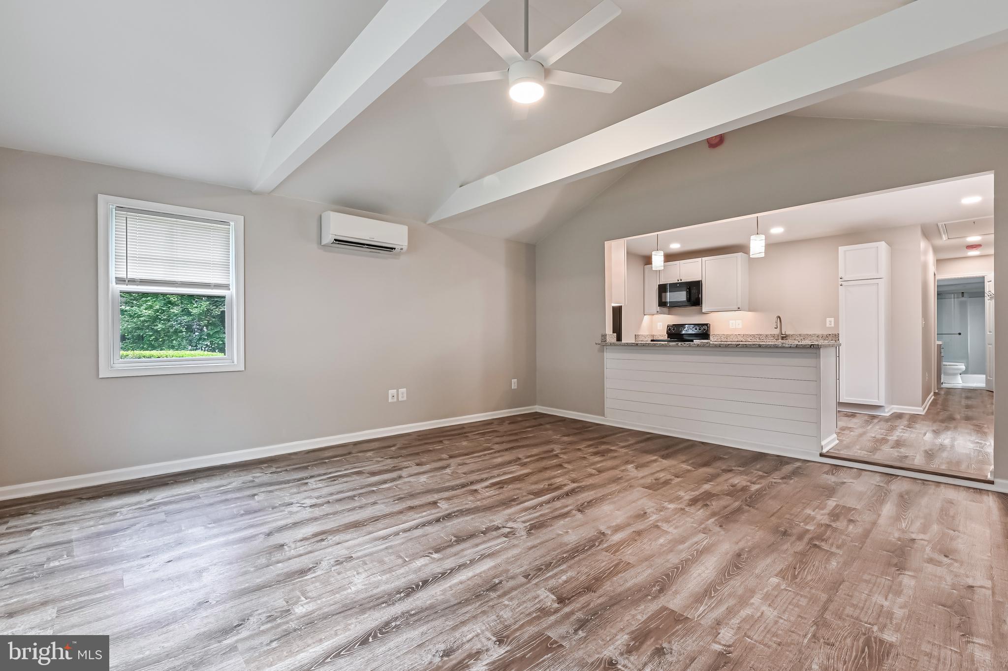 405 BAYVIEW DRIVE