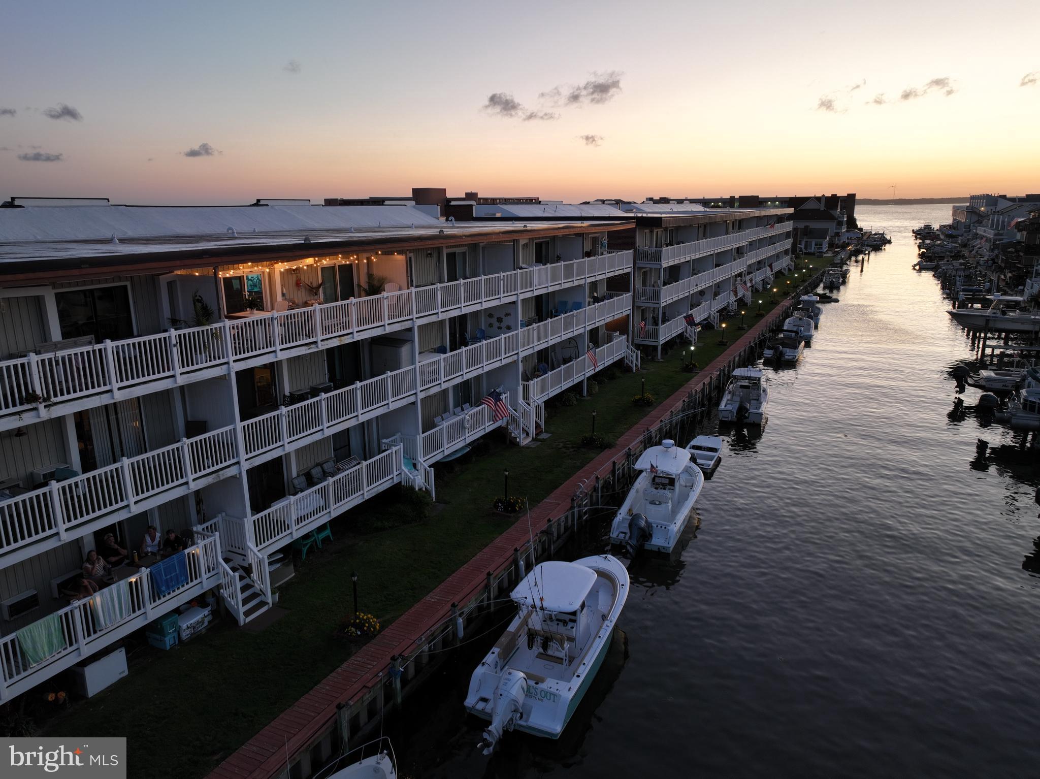 714 MOORING ROAD C304