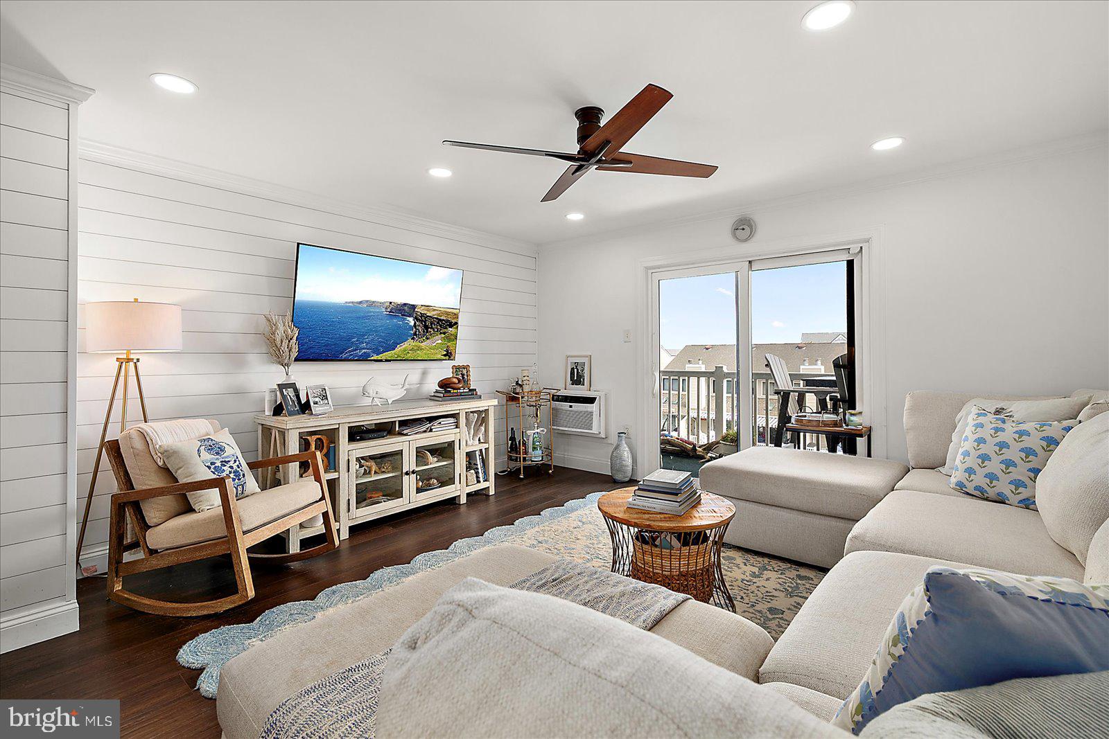 714 MOORING ROAD C304