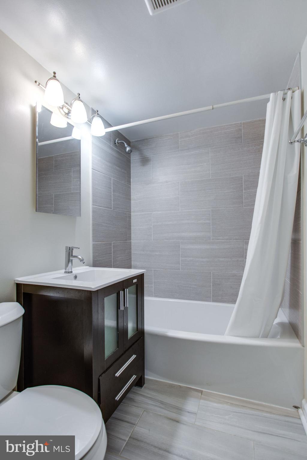 GEORGE MASON VILLAGE - Residential Lease