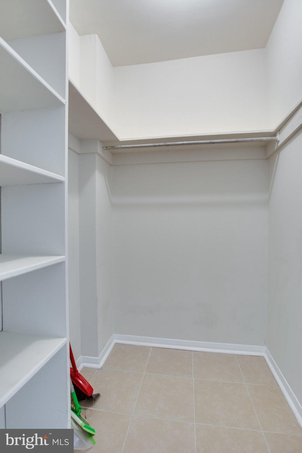 GEORGE MASON VILLAGE - Residential Lease