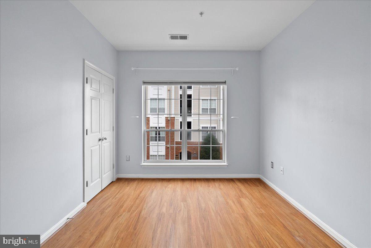 EXCHANGE AT VAN DORN - Residential Lease