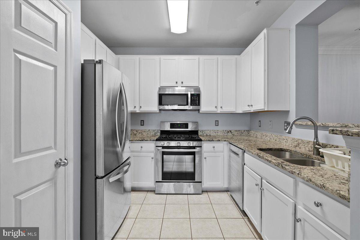 EXCHANGE AT VAN DORN - Residential Lease