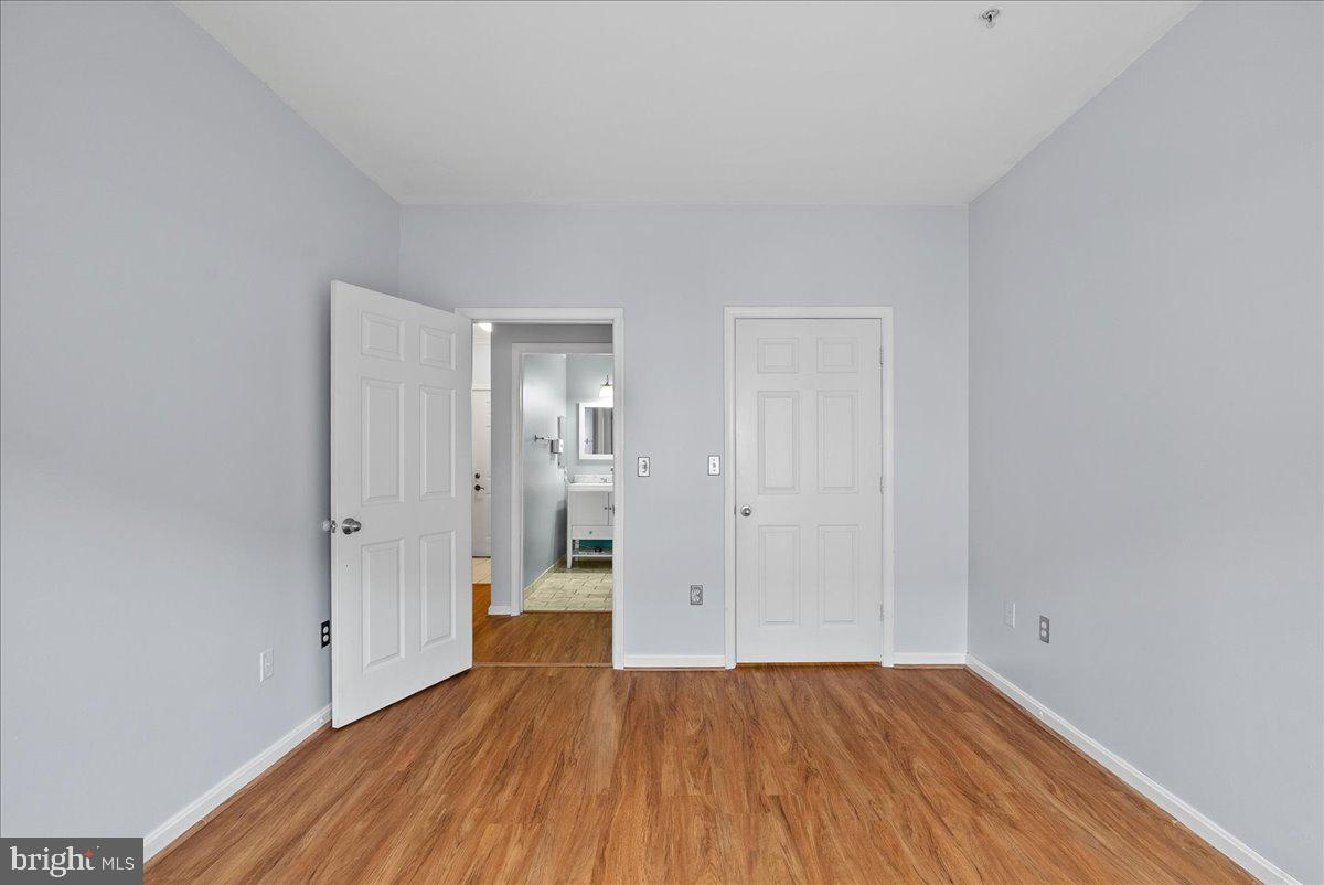 EXCHANGE AT VAN DORN - Residential Lease