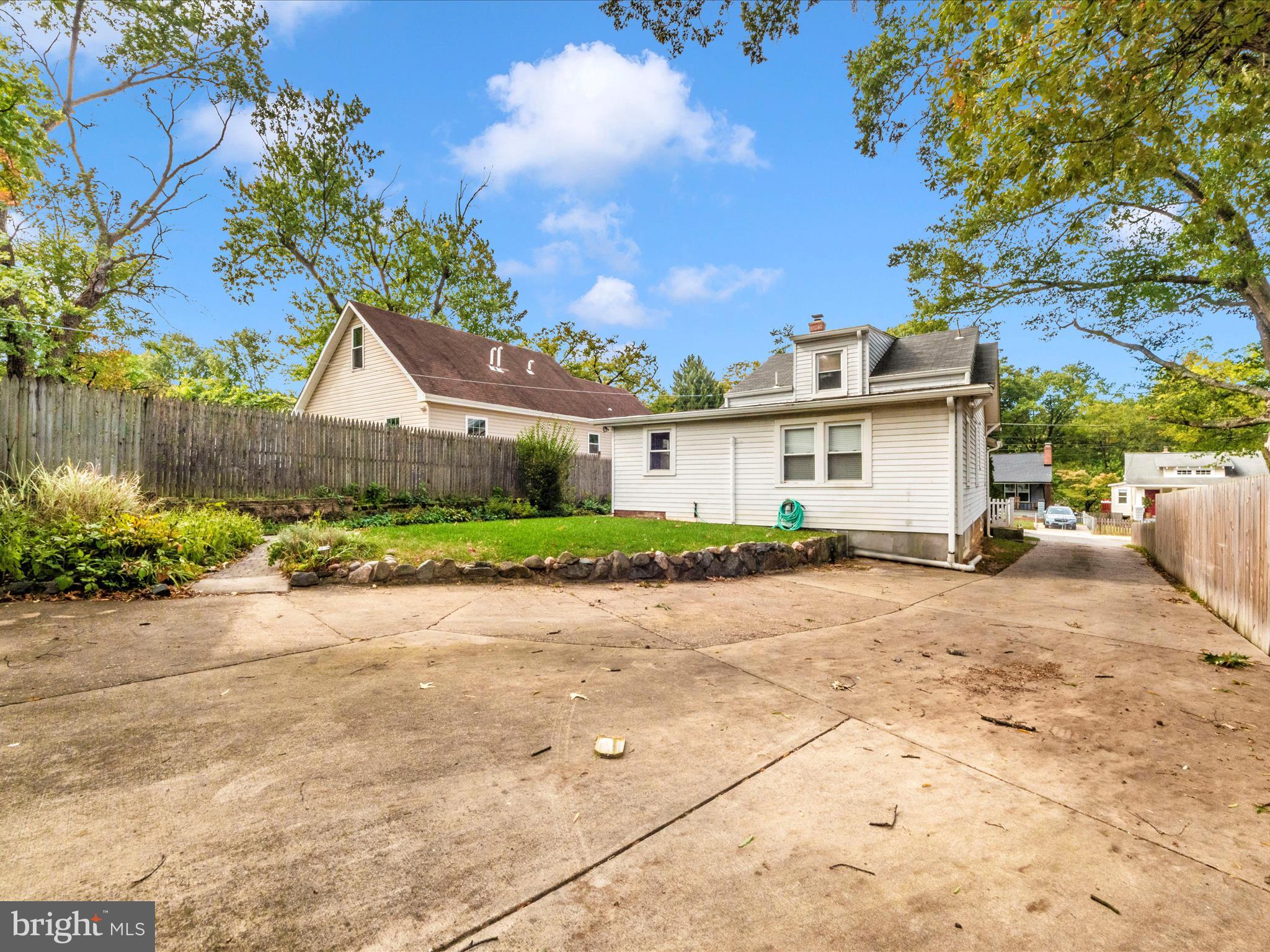 HYATTSVILLE HILLS - Residential