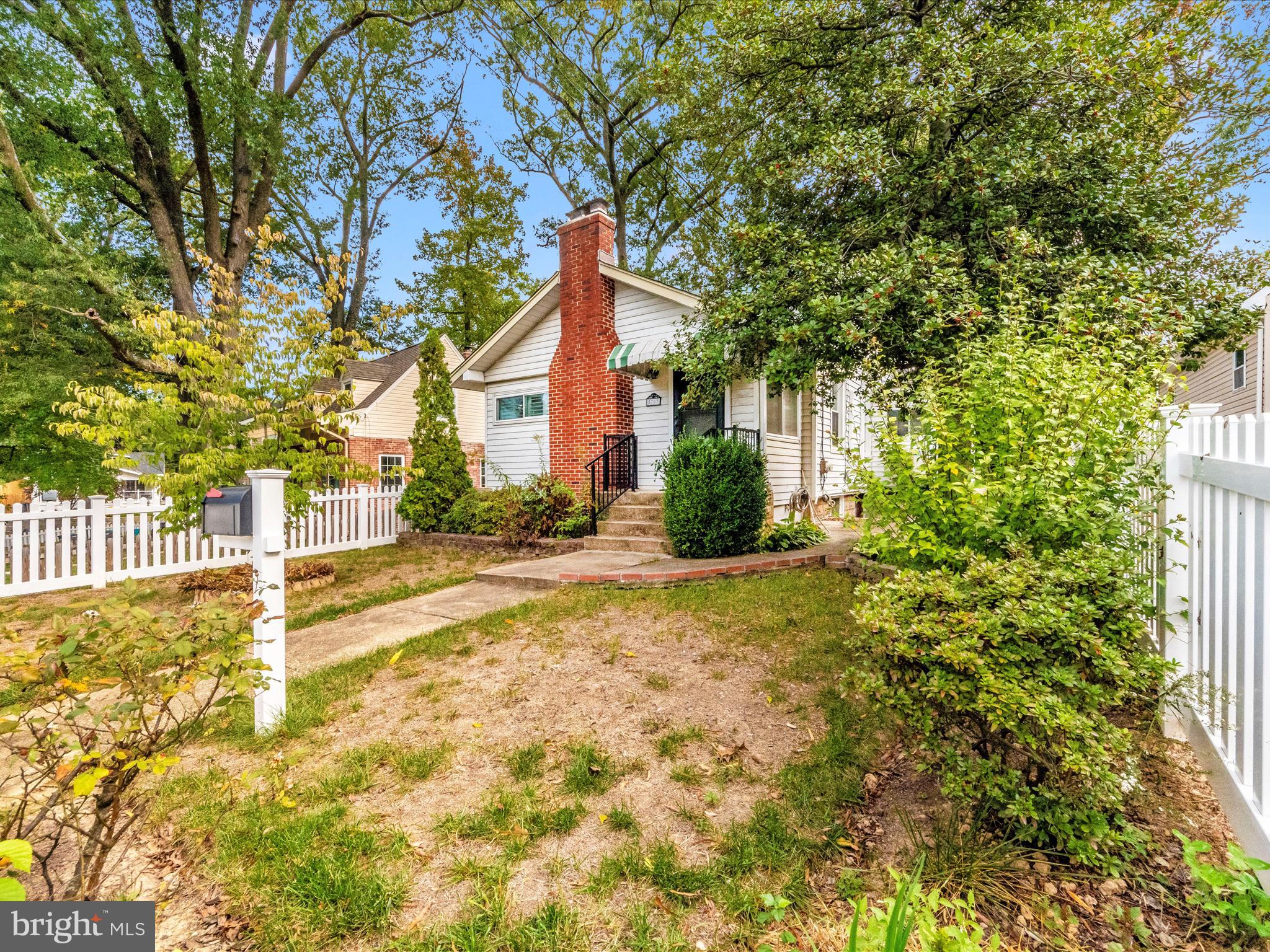 HYATTSVILLE HILLS - Residential