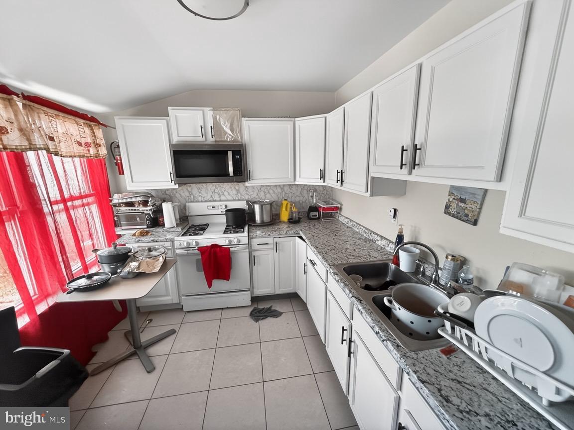 NORRISTOWN - Residential