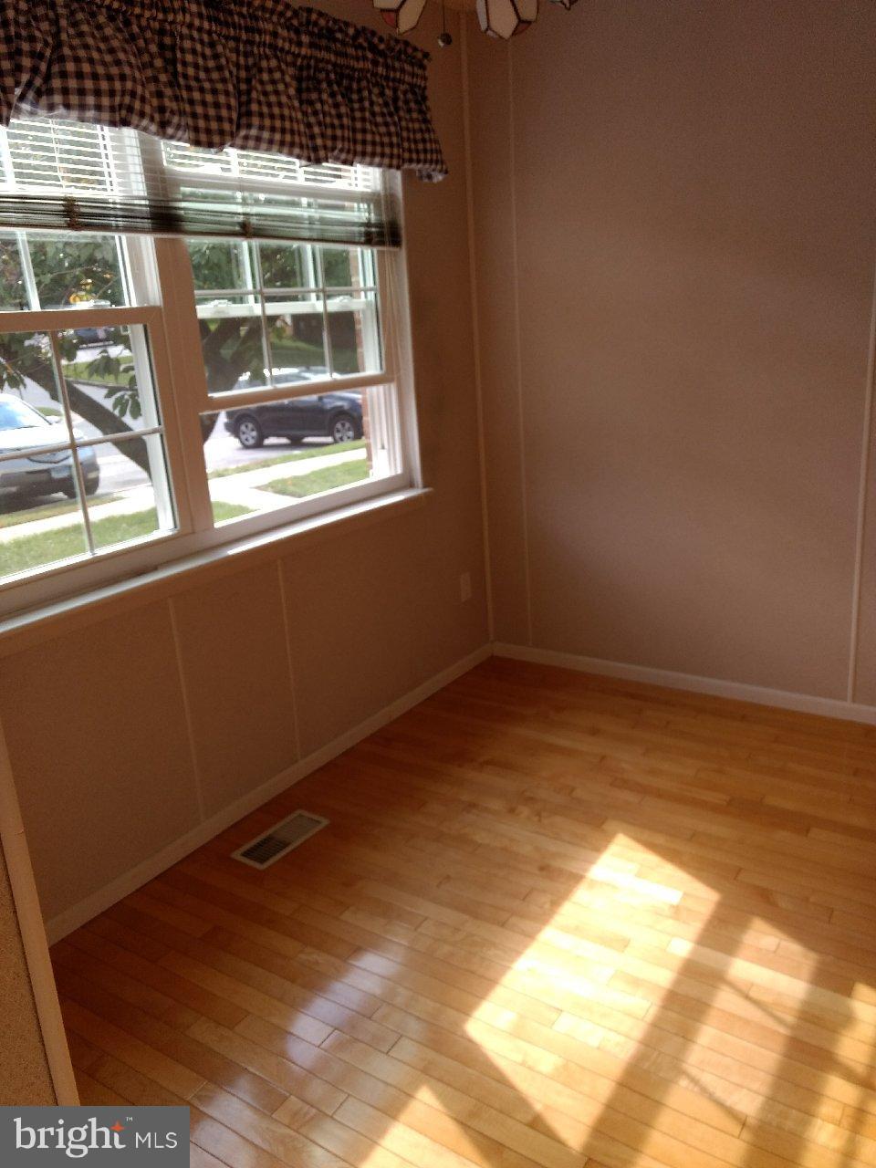 CARLTON SQUARE - Residential