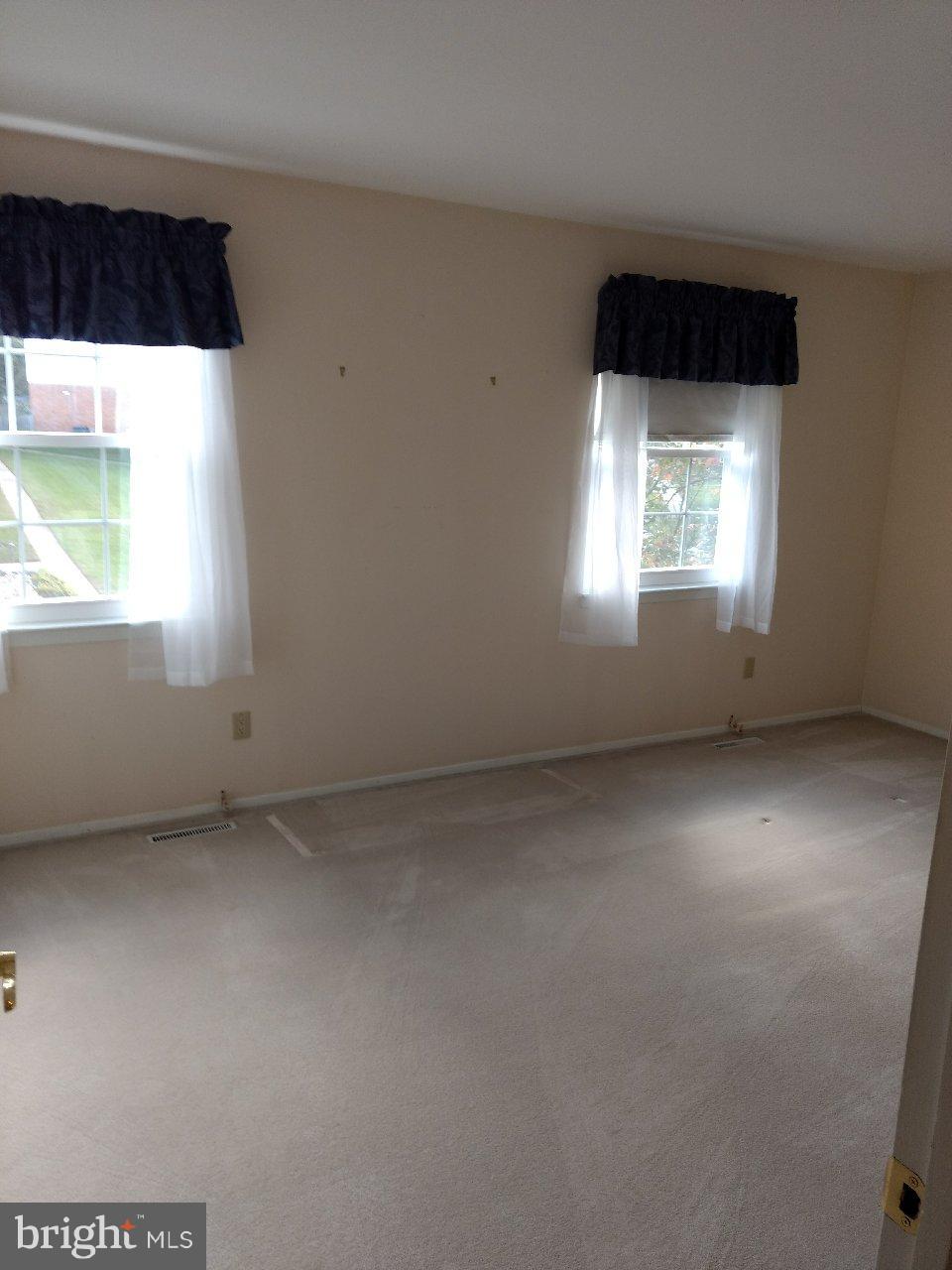 CARLTON SQUARE - Residential