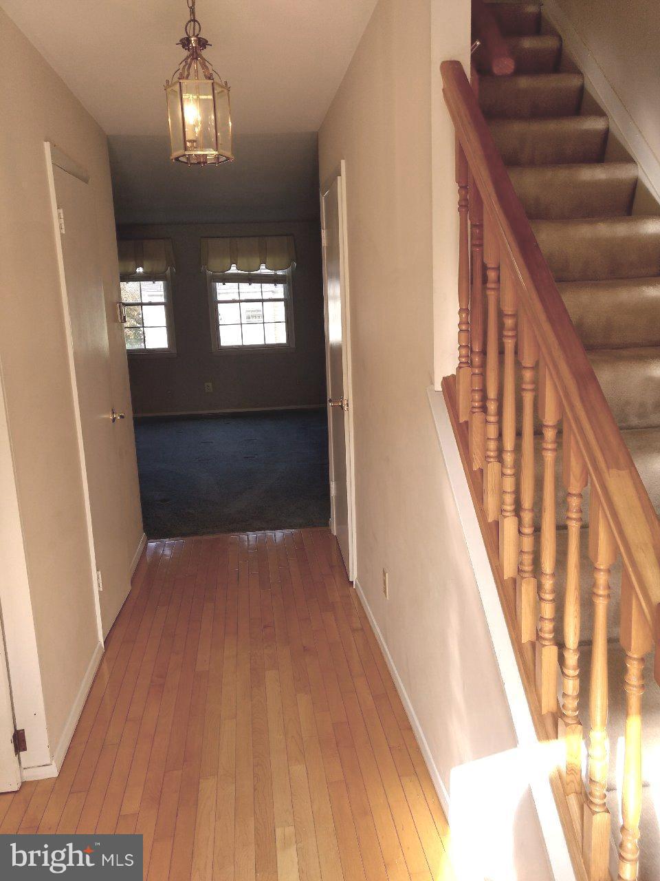 CARLTON SQUARE - Residential