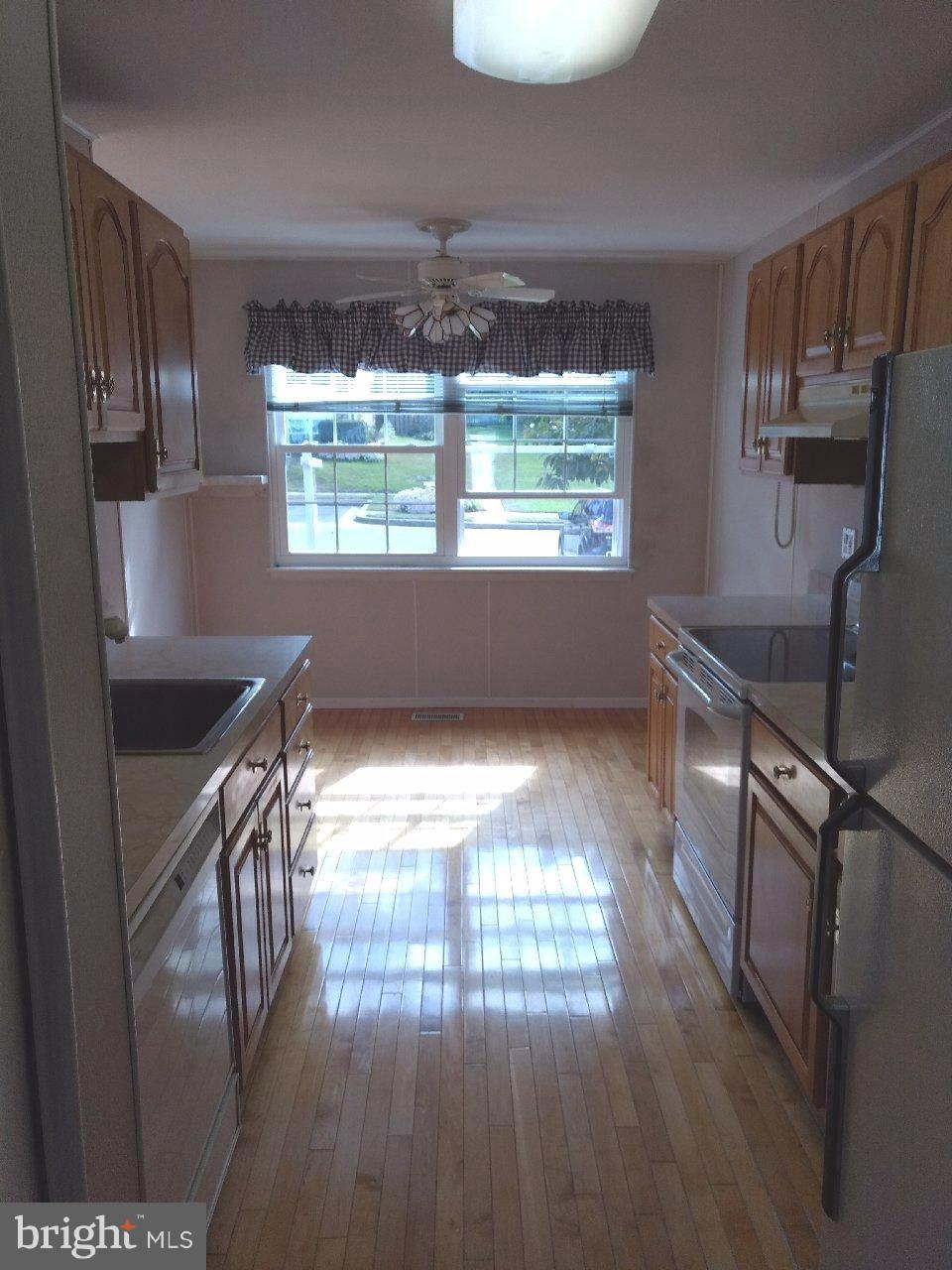 CARLTON SQUARE - Residential