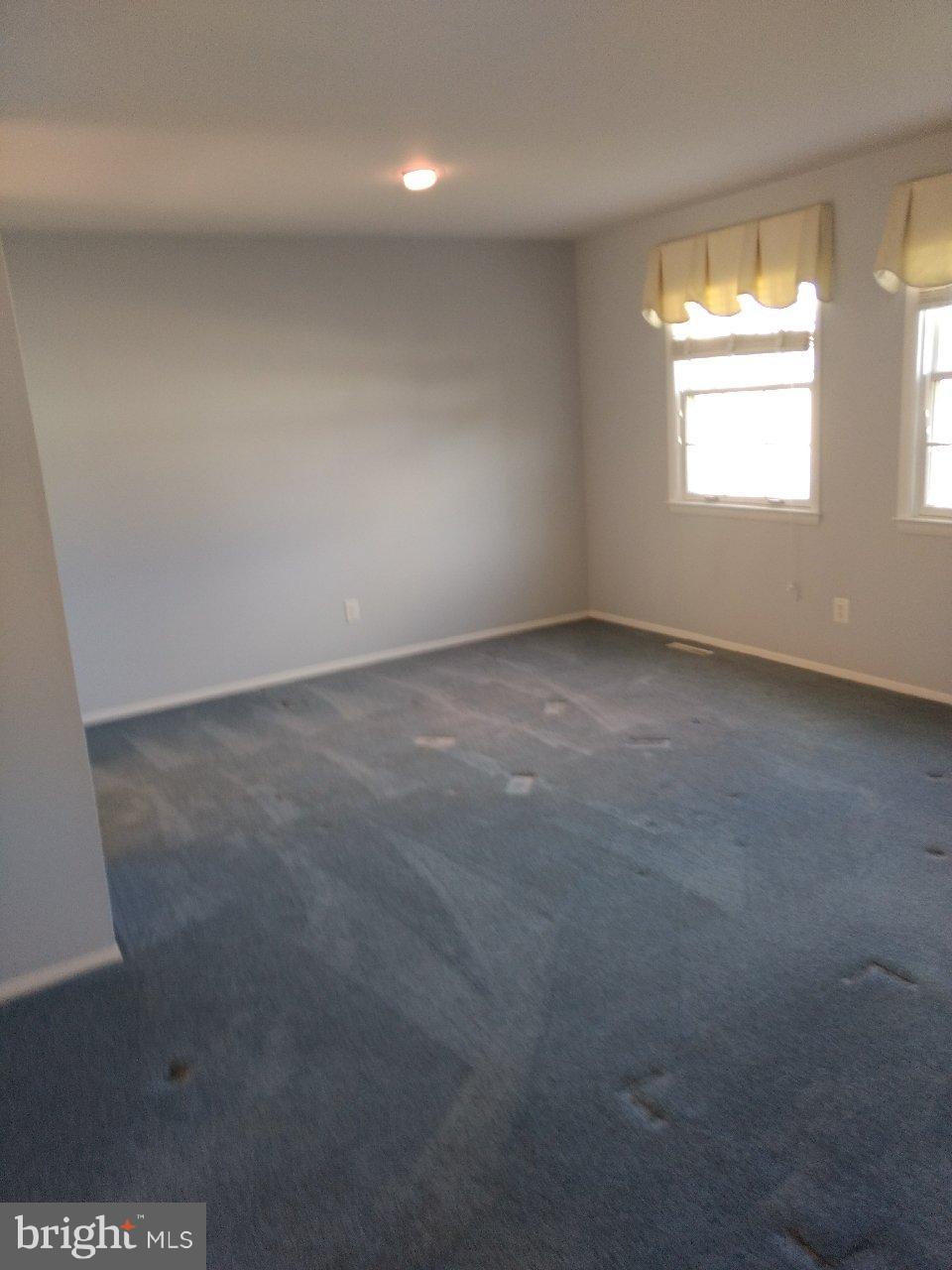 CARLTON SQUARE - Residential