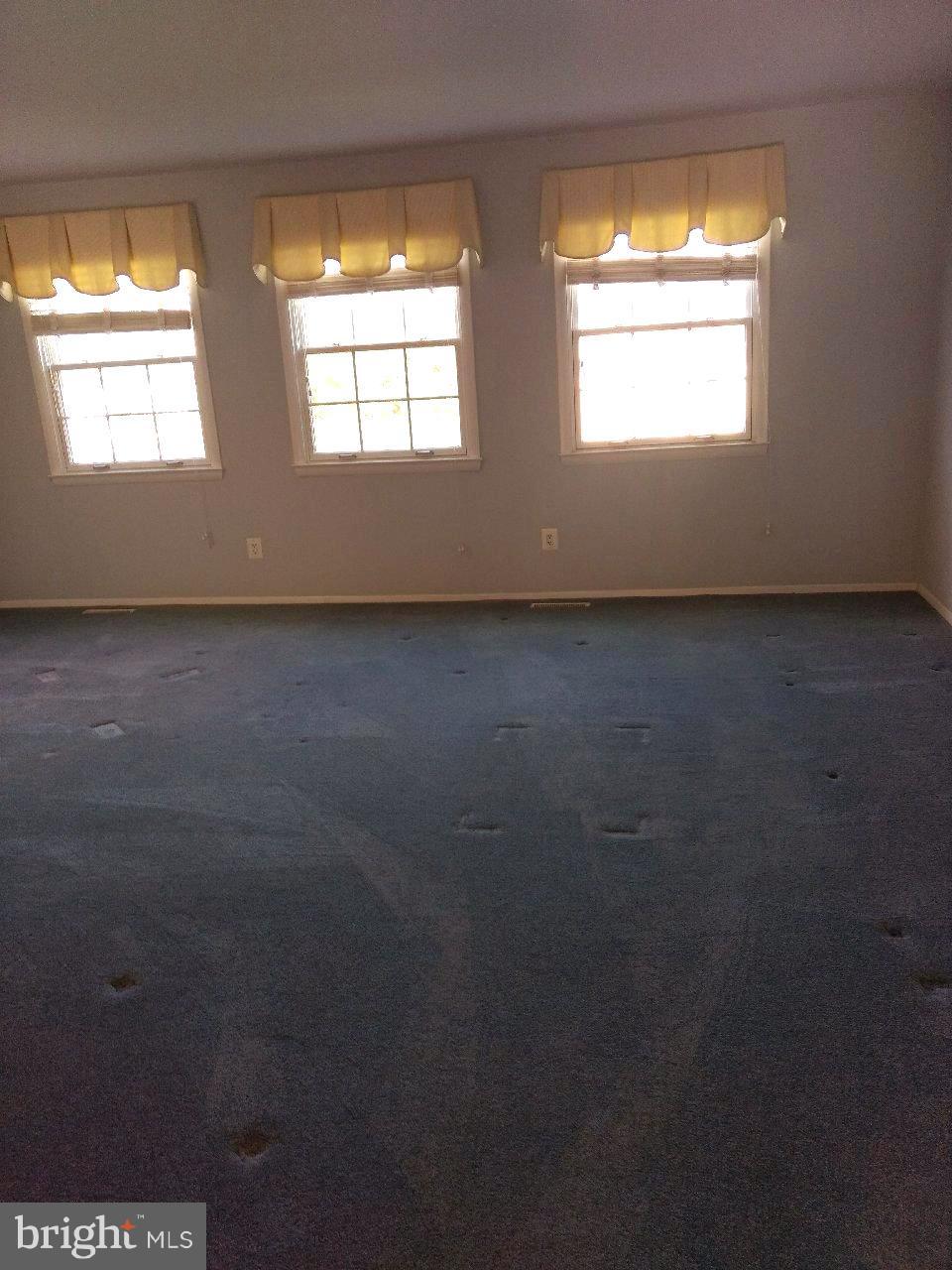 CARLTON SQUARE - Residential