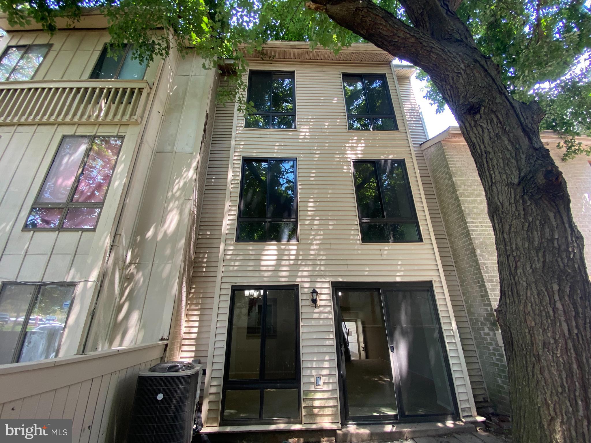 CLUBSIDE - Residential