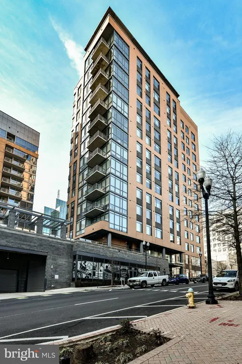2000 Clarendon Boulevard Unit 603, Arlington, VA MLS: VAAR2054528