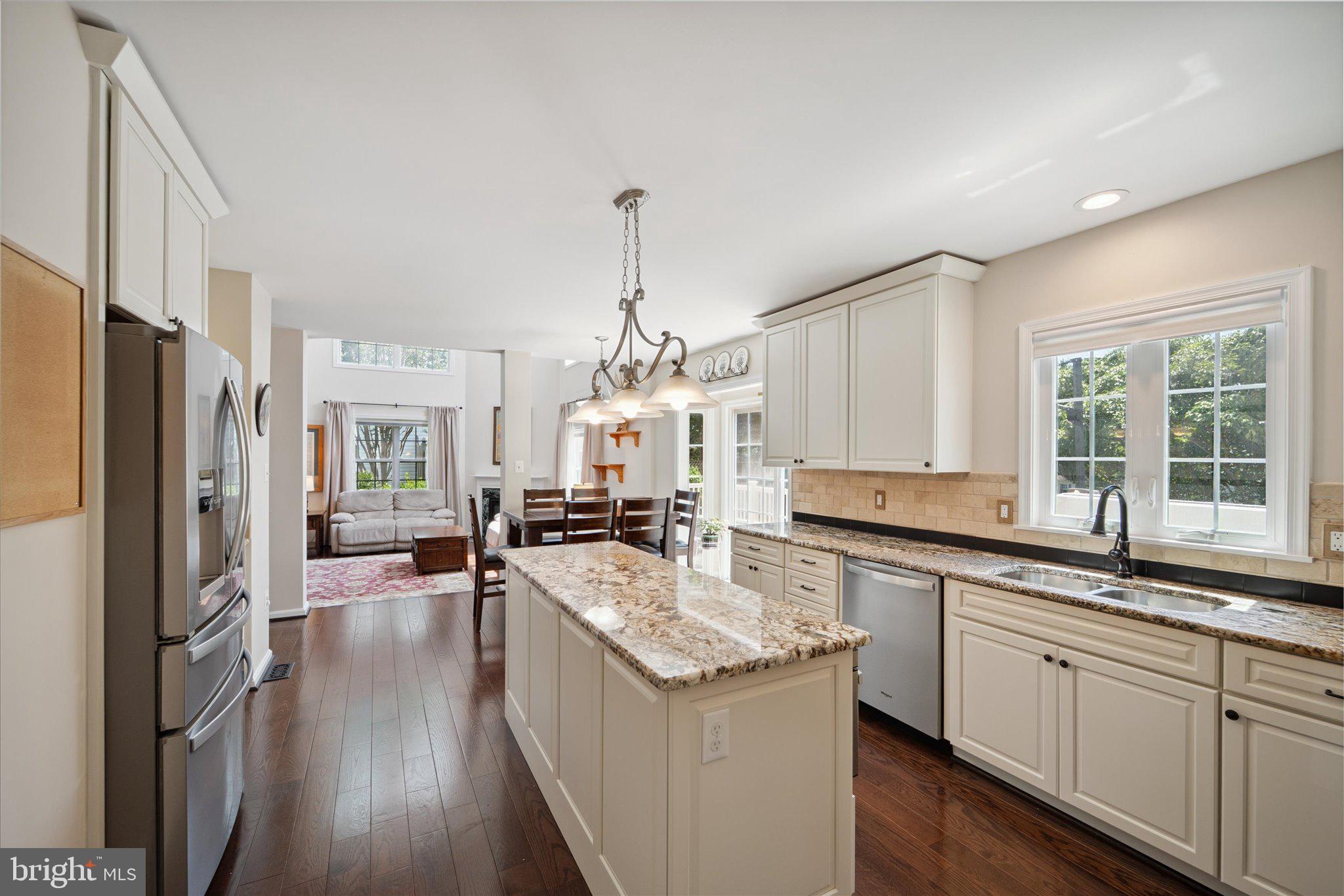 9242 GLEN MEADOW LANE