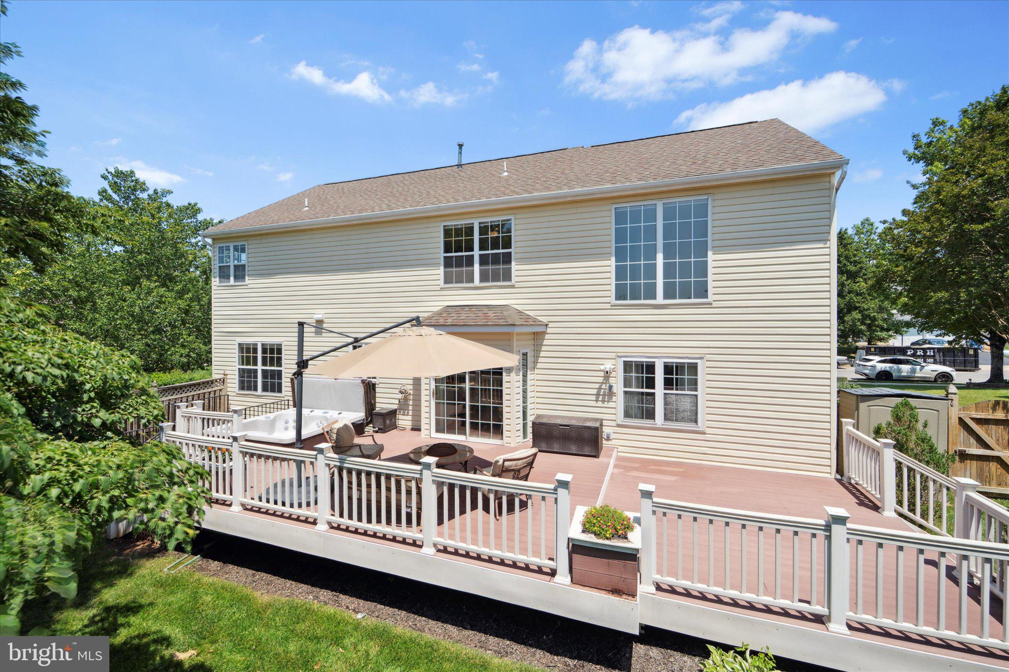 9242 GLEN MEADOW LANE