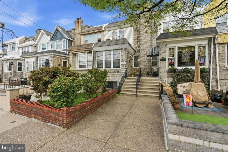 Welcome to 1621 Packer Ave in desirable Packer Park. This 3 bedroom home is 1300 ft and has many original features. It includes a rear garage so parking will never be an issue. This home is looking for a homeowner looking to bring it back to it's original glory or an investor looking for their next project. It is located within walking distance to all three stadiums. Make your appointment today.