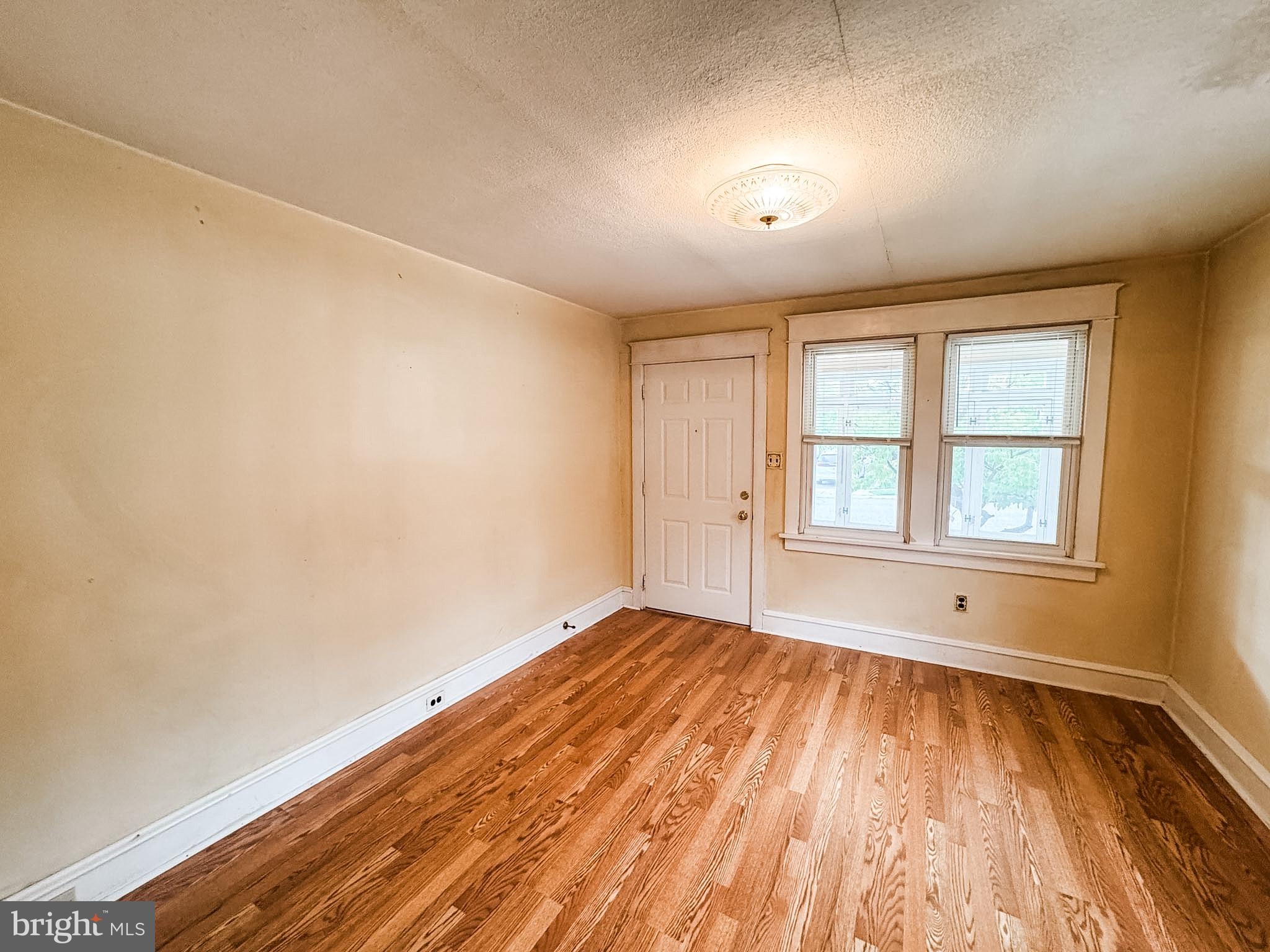 9 SILVIEW AVENUE