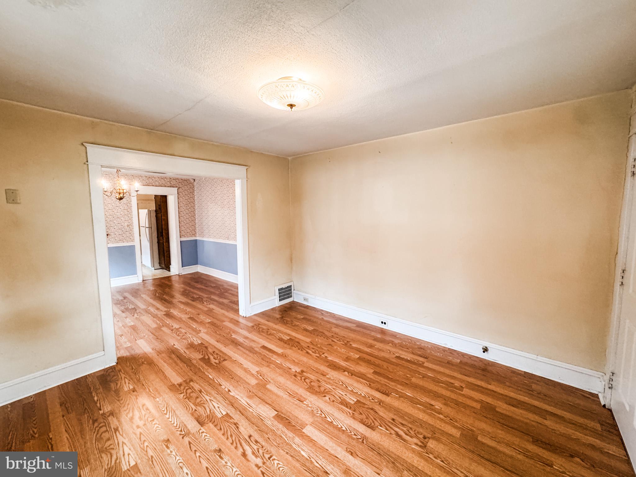 9 SILVIEW AVENUE