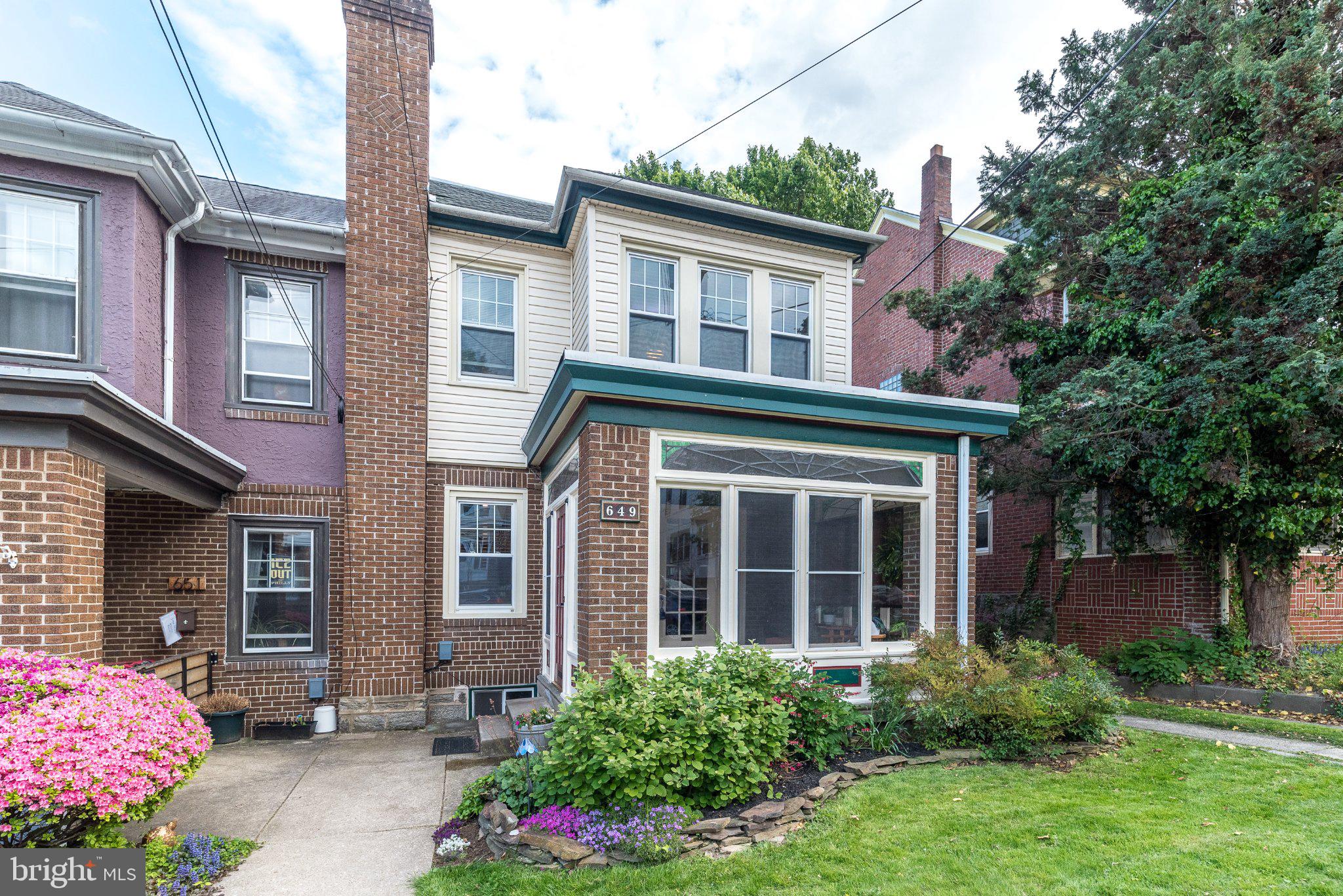 ROXBOROUGH - Residential