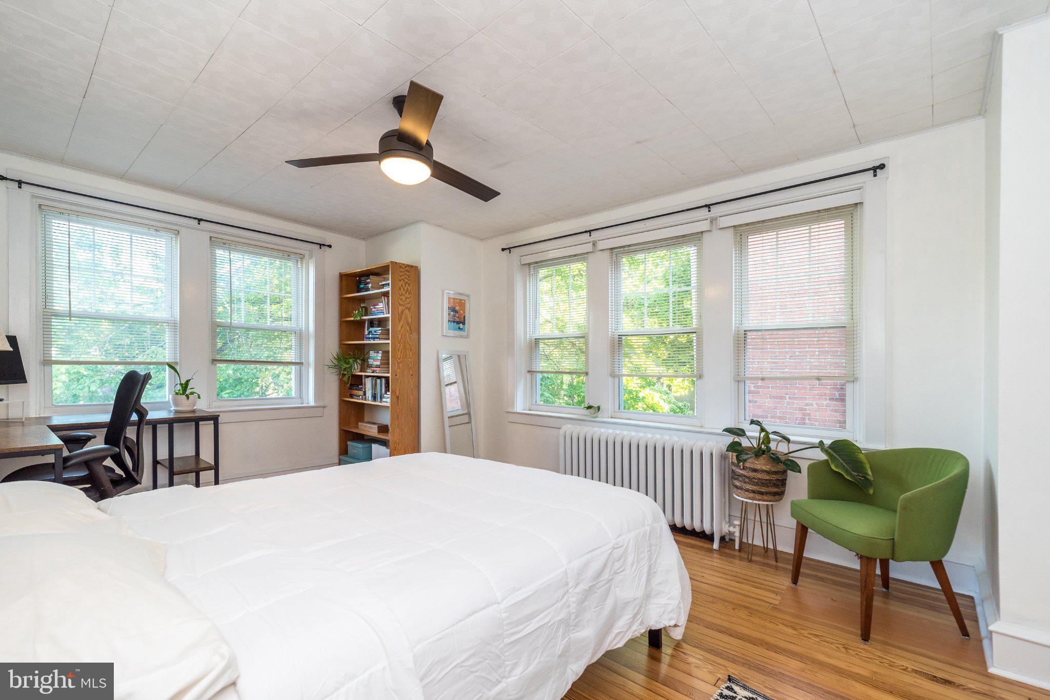 ROXBOROUGH - Residential