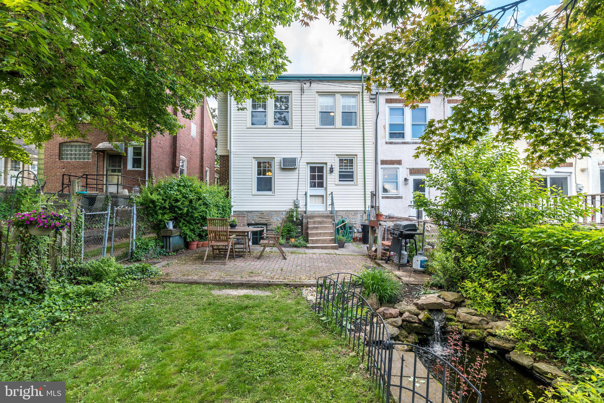 ROXBOROUGH - Residential