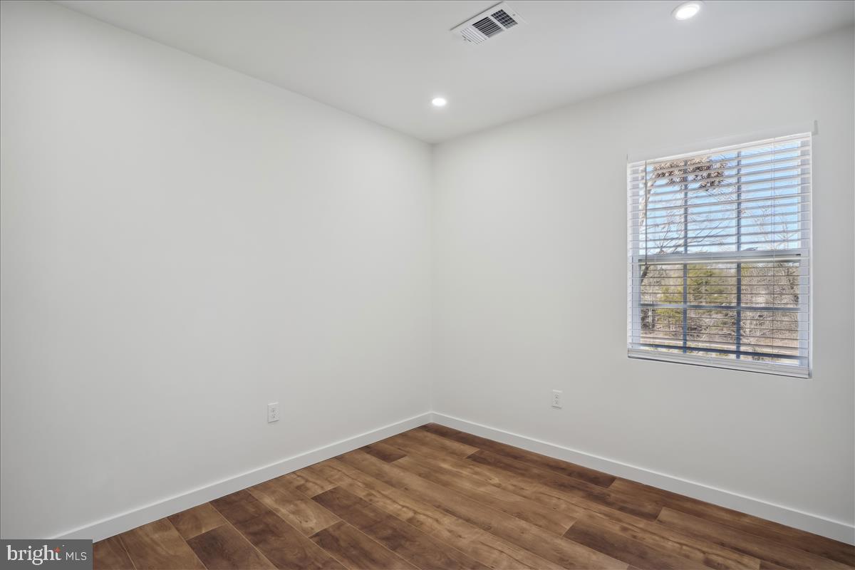 FRANCONIA FOREST - Residential Lease