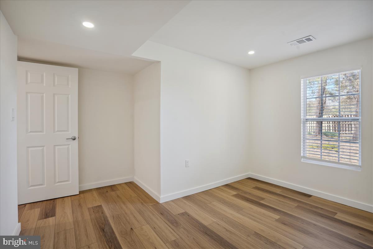 FRANCONIA FOREST - Residential Lease