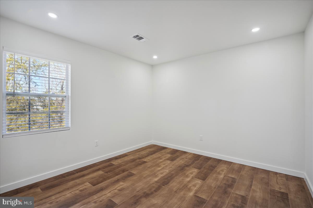 FRANCONIA FOREST - Residential Lease