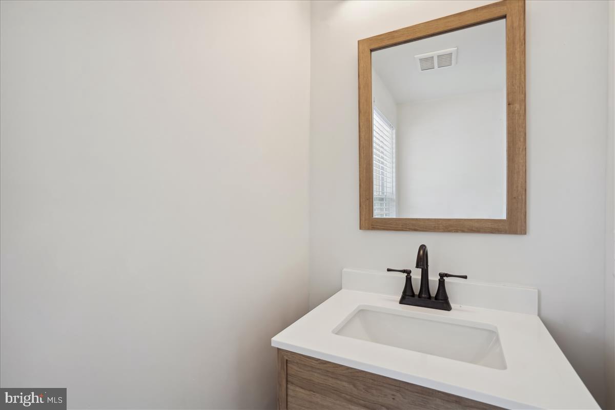 FRANCONIA FOREST - Residential Lease