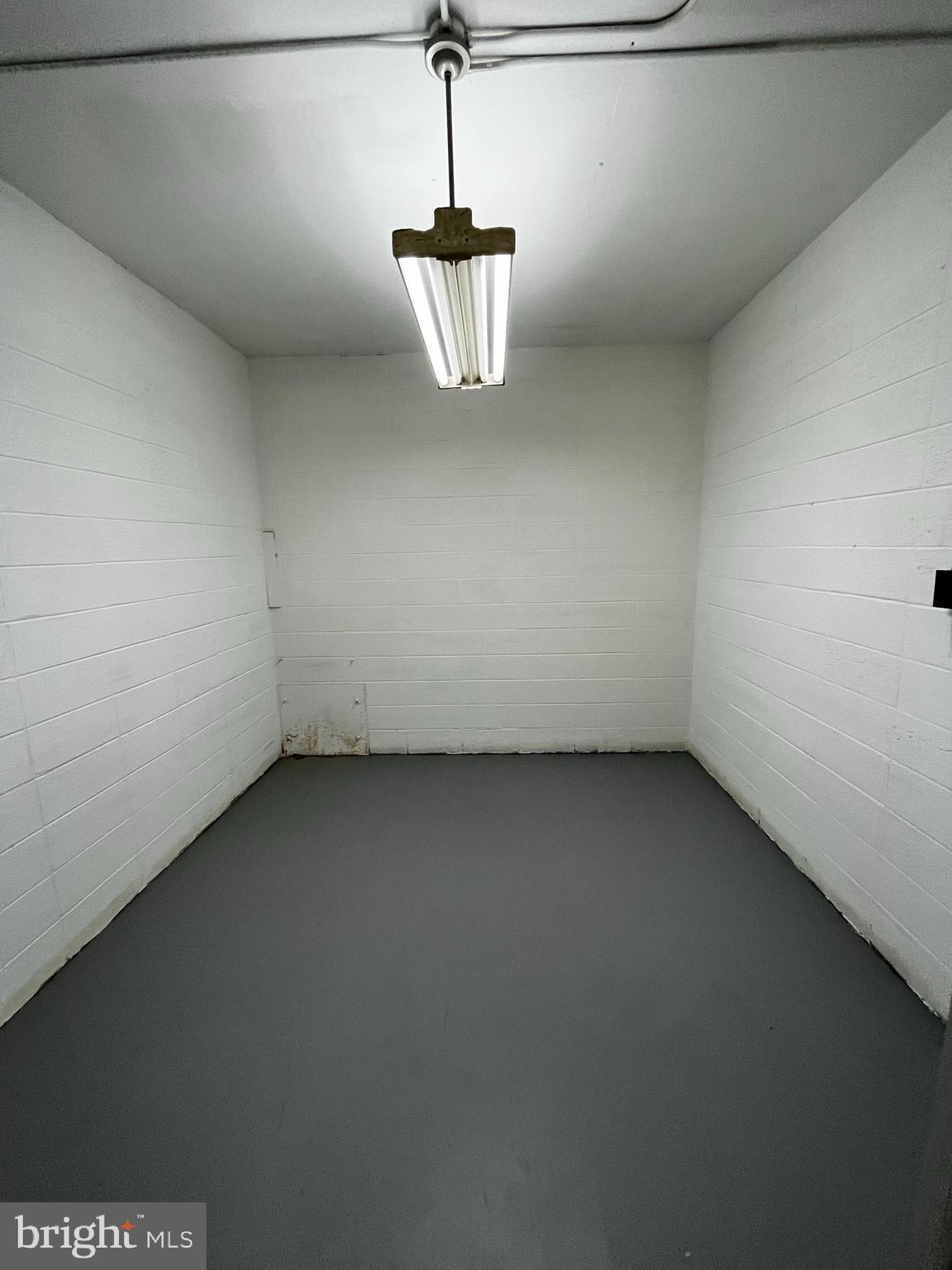 AIRPORT BSNS CMPUS - Commercial Lease