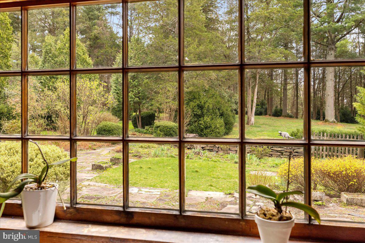 TOP OF THE HILL - Residential