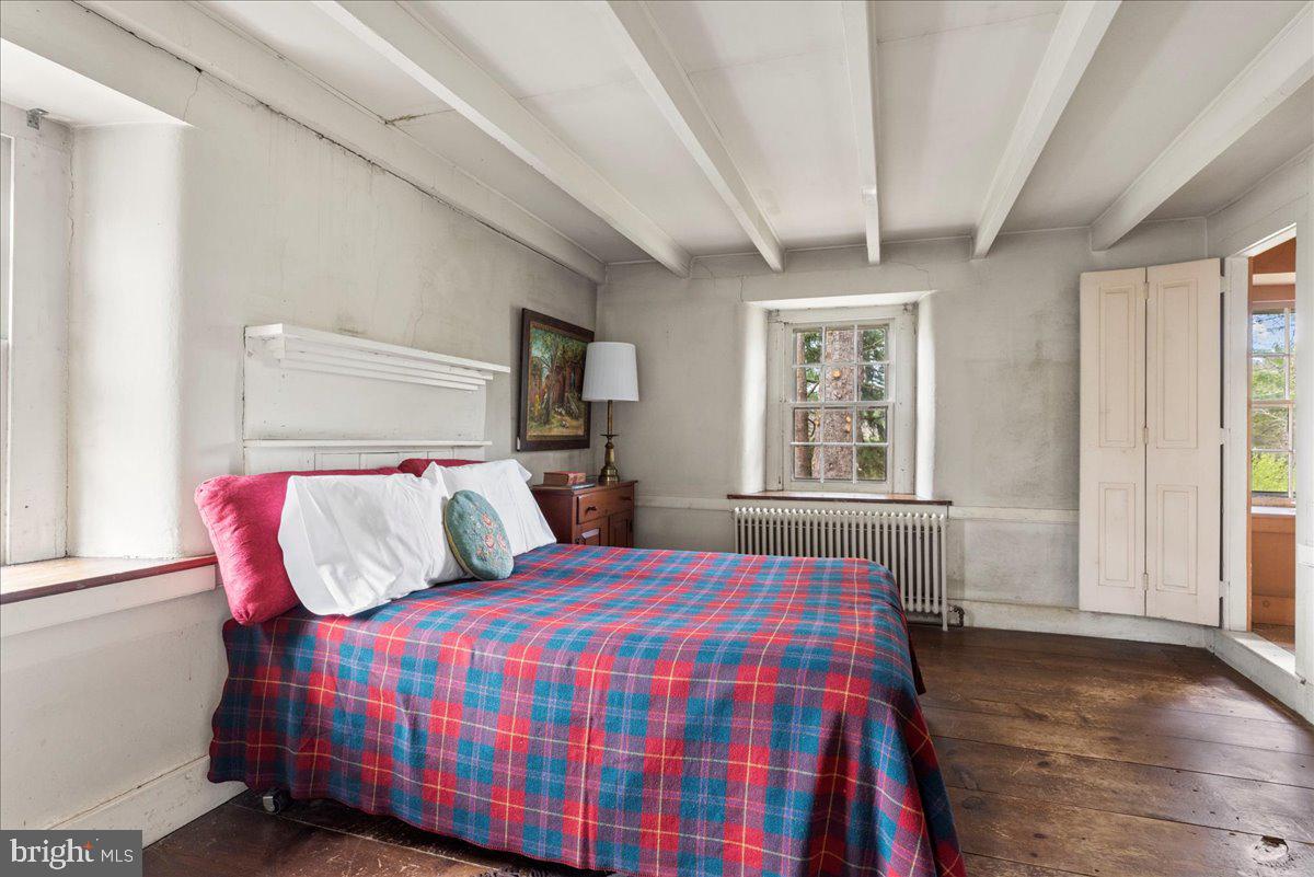 TOP OF THE HILL - Residential