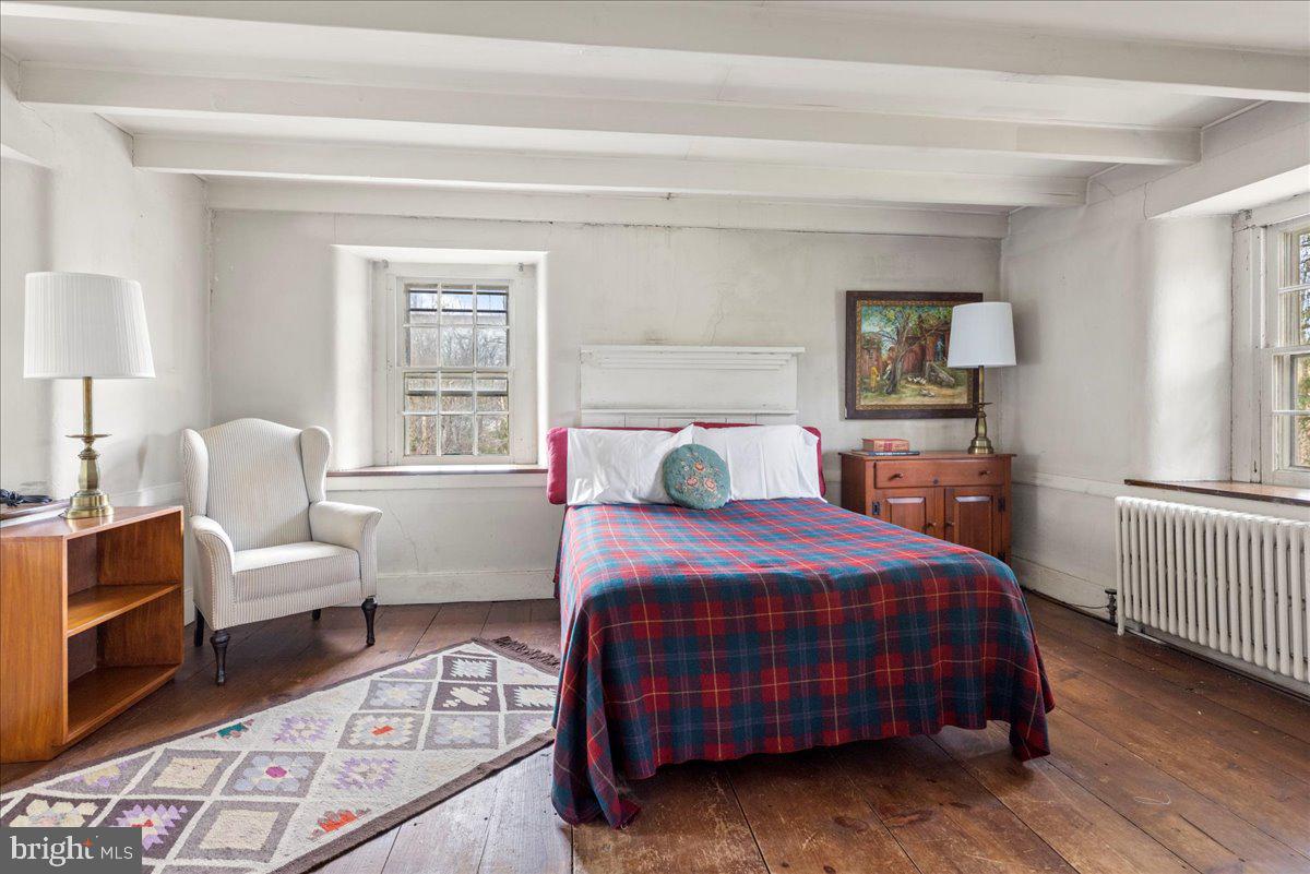 TOP OF THE HILL - Residential