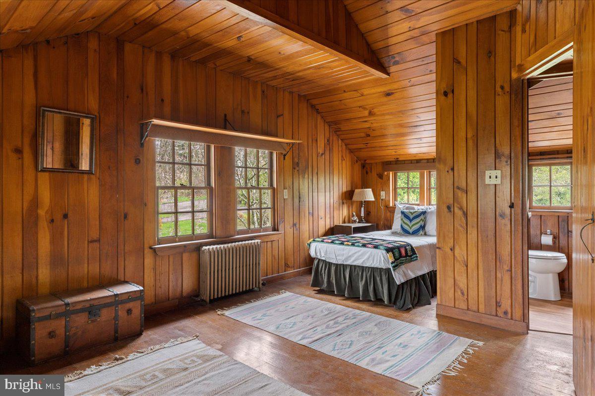 TOP OF THE HILL - Residential