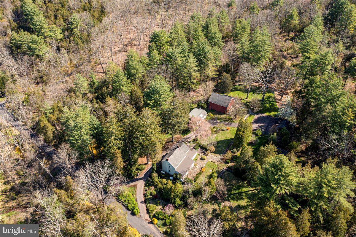 TOP OF THE HILL - Residential