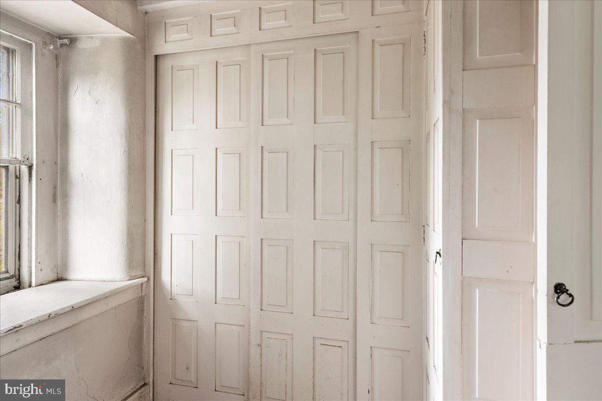 TOP OF THE HILL - Residential