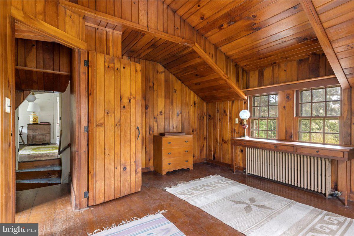 TOP OF THE HILL - Residential