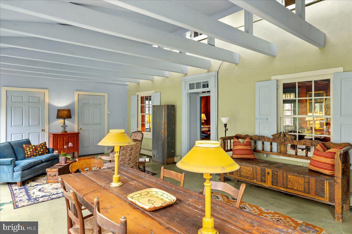 TOP OF THE HILL - Residential