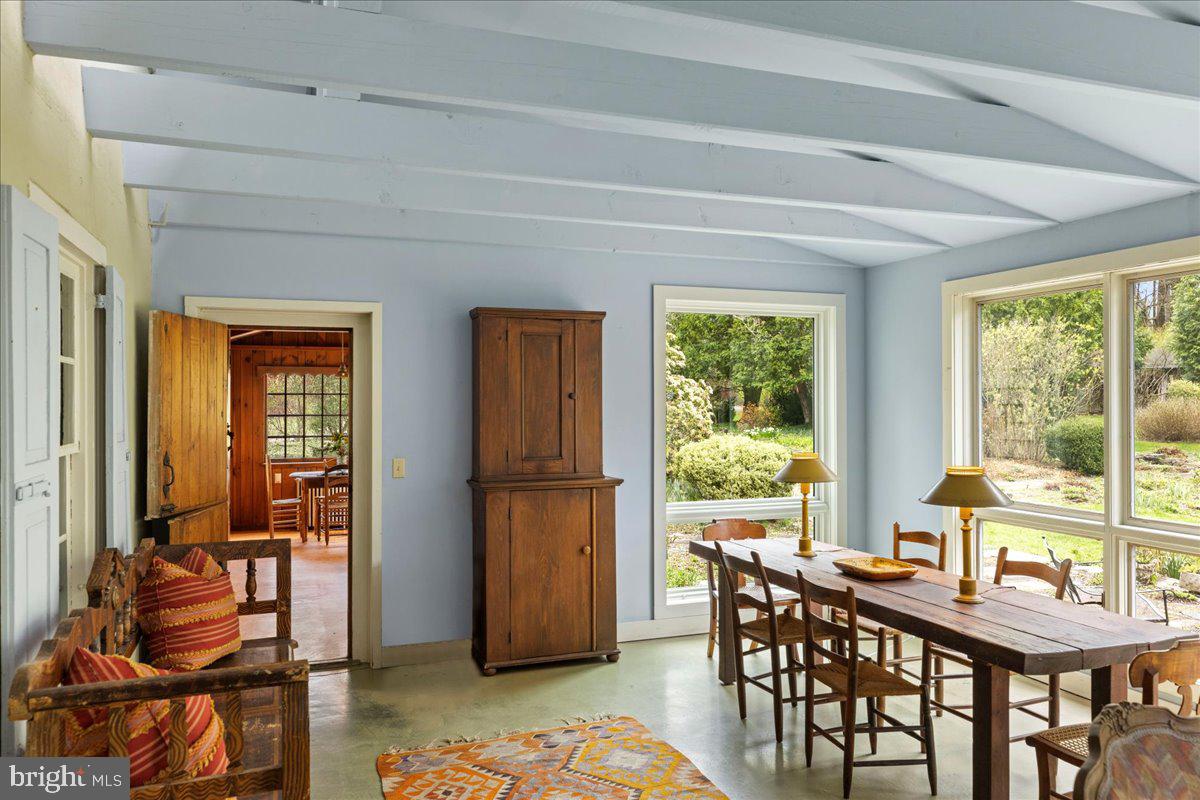 TOP OF THE HILL - Residential