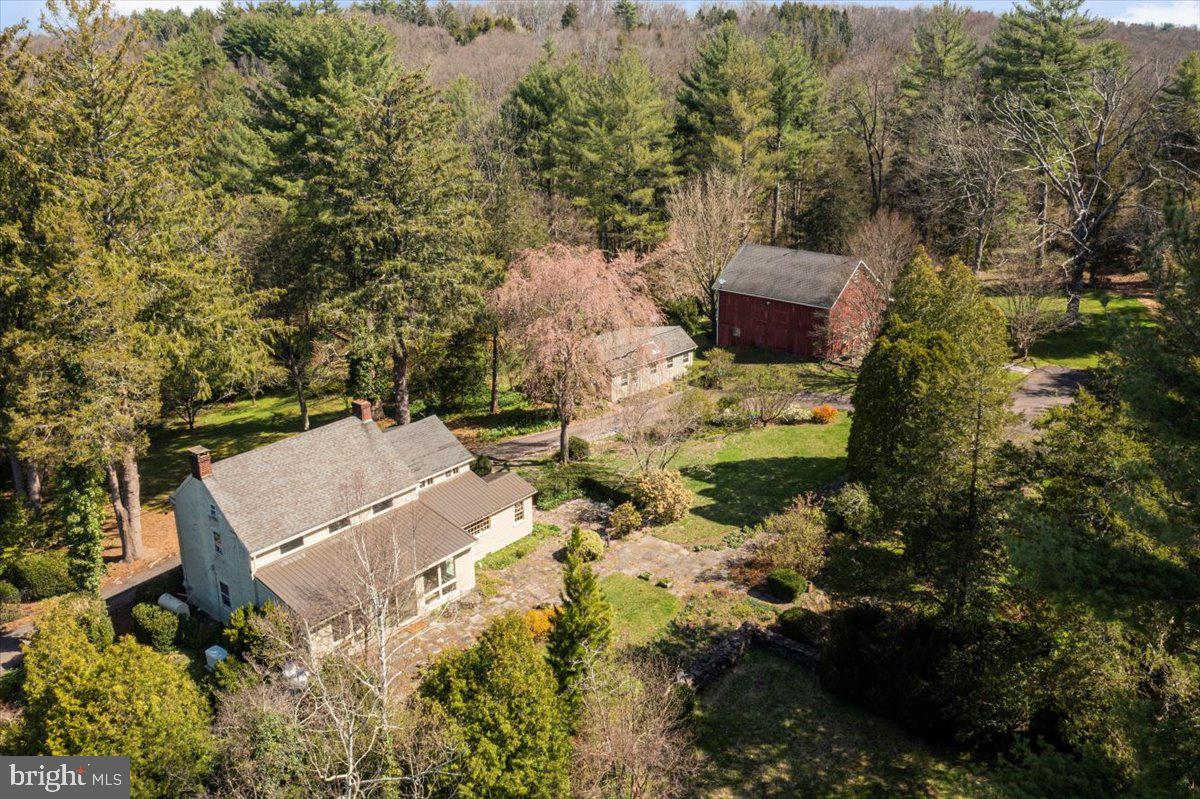TOP OF THE HILL - Residential