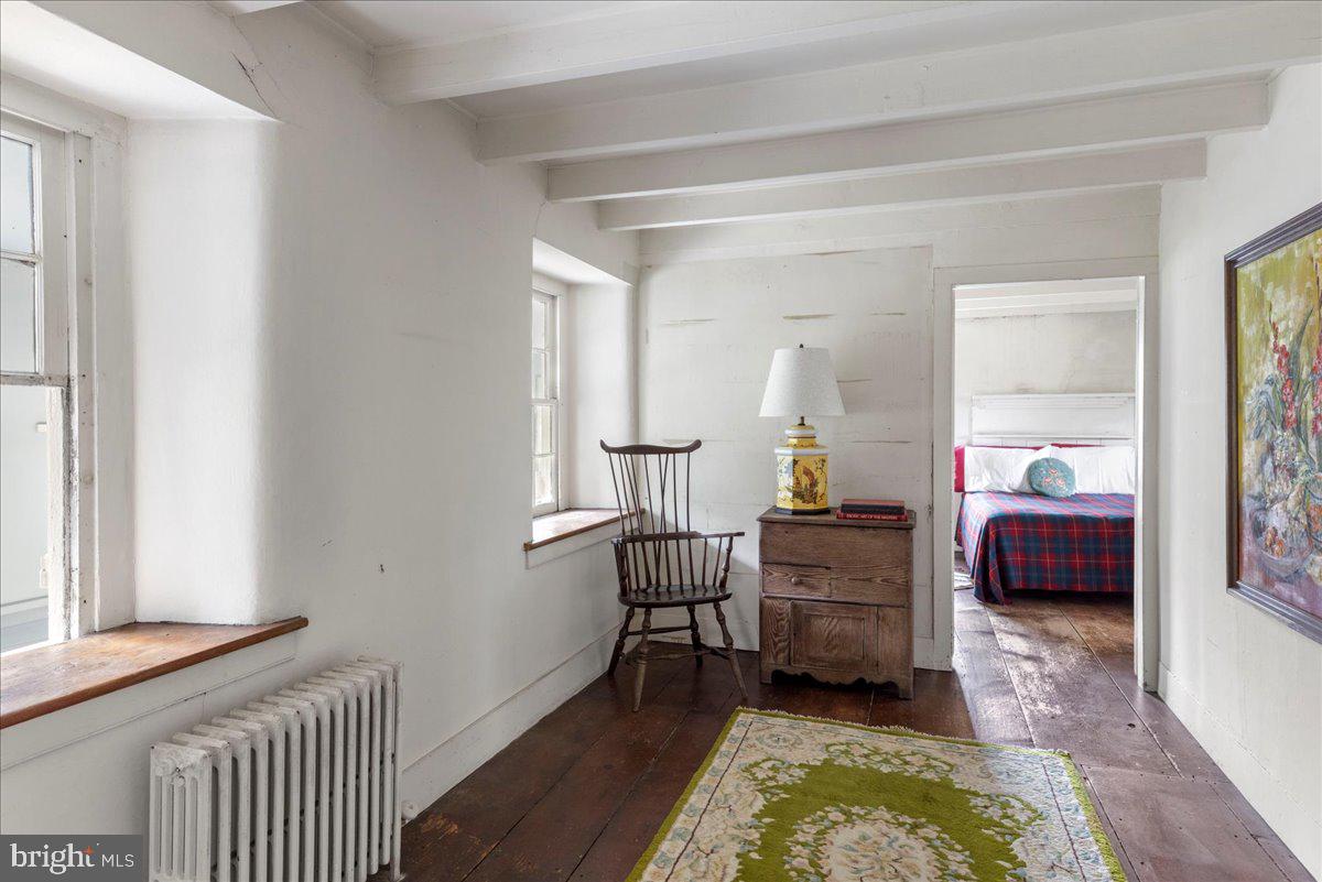 TOP OF THE HILL - Residential