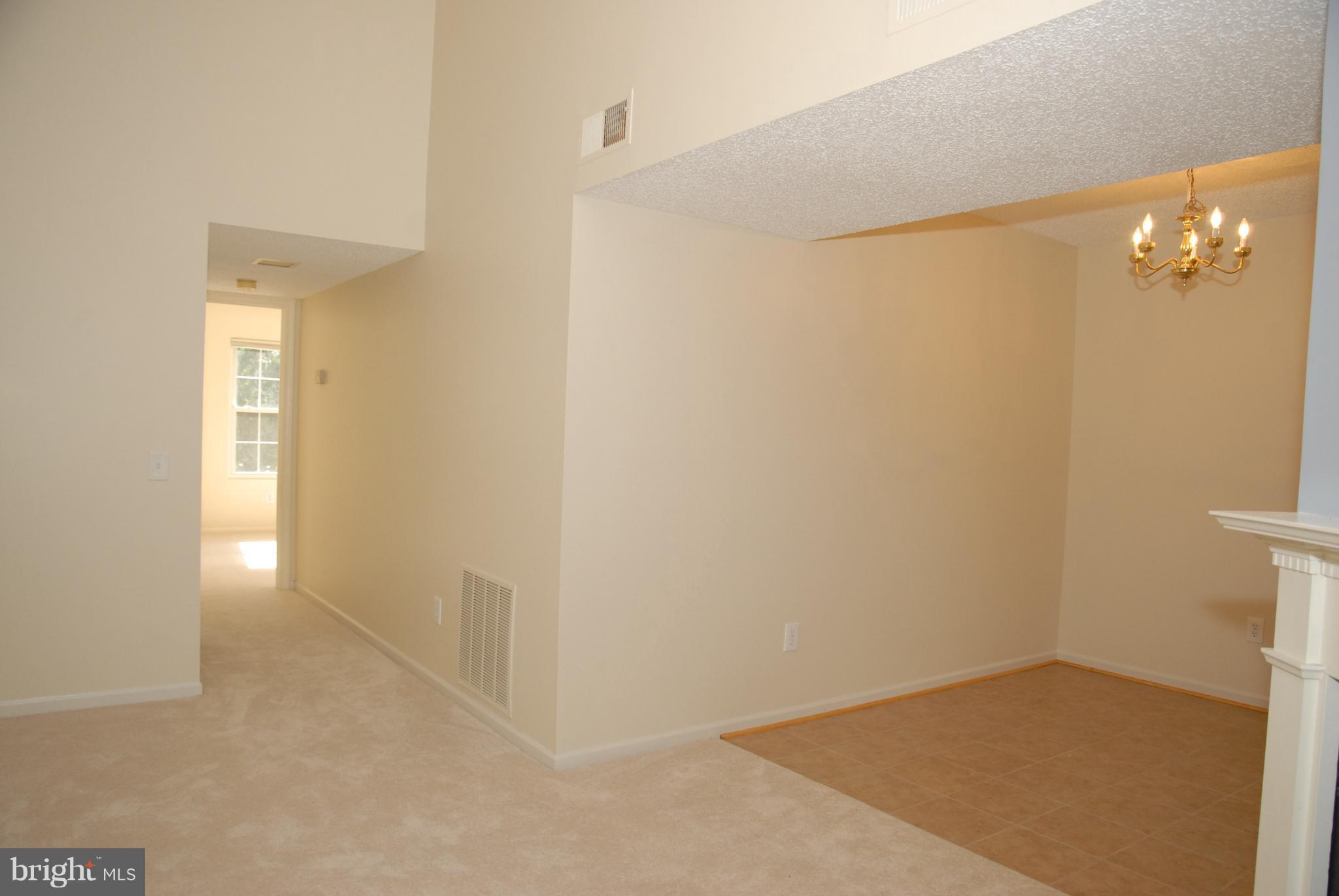 HUNTER'S SQUARE - Residential Lease