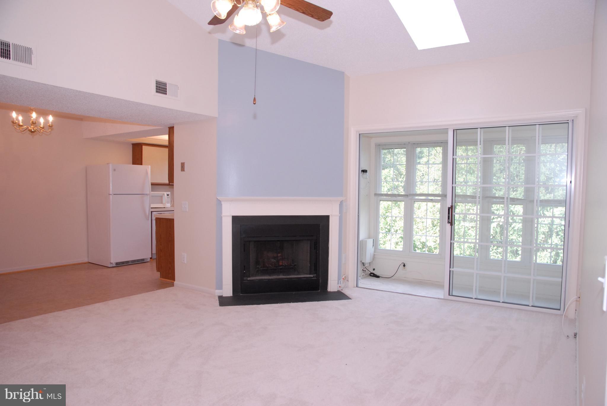 HUNTER'S SQUARE - Residential Lease