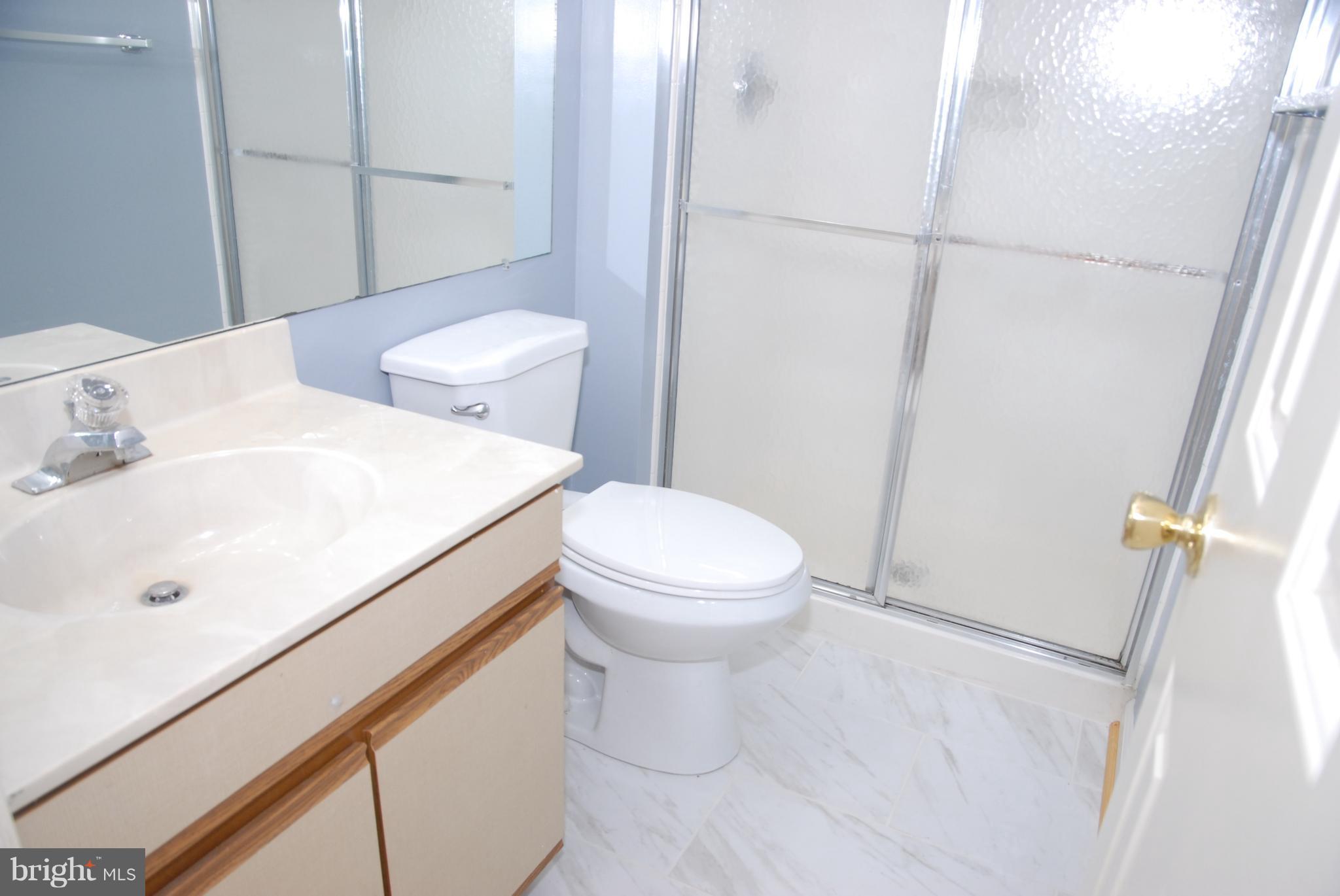 HUNTER'S SQUARE - Residential Lease