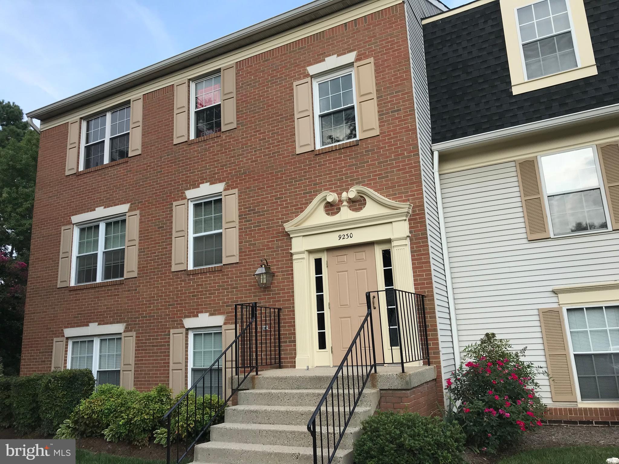 HUNTER'S SQUARE - Residential Lease