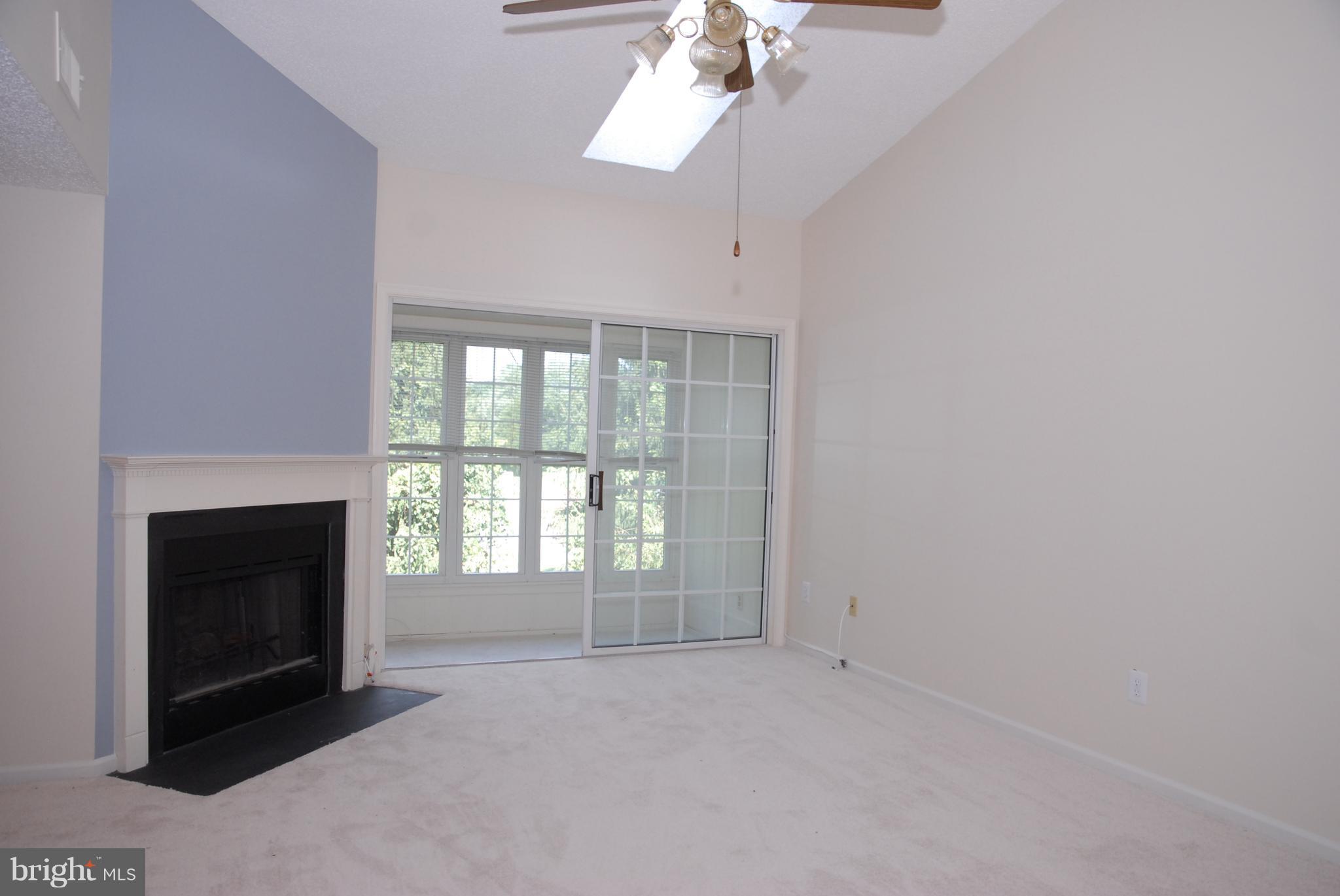 HUNTER'S SQUARE - Residential Lease